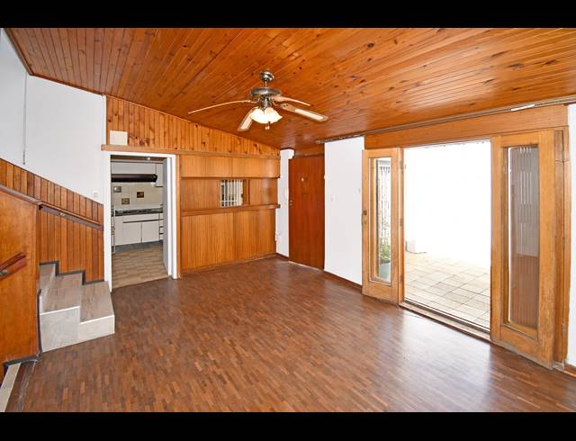 2 BEDROOM TOWNHOUSE FOR SALE IN HYDE PARK